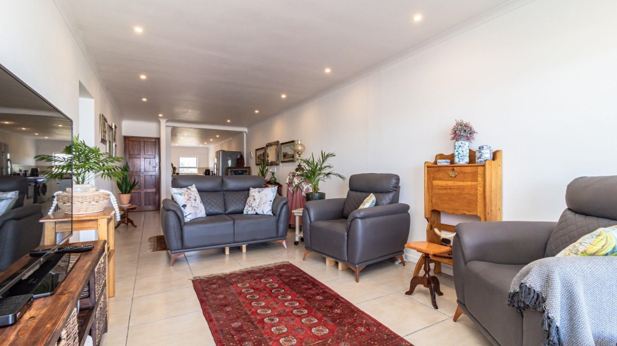 2 Bedroom Property for Sale in De Kelders Western Cape